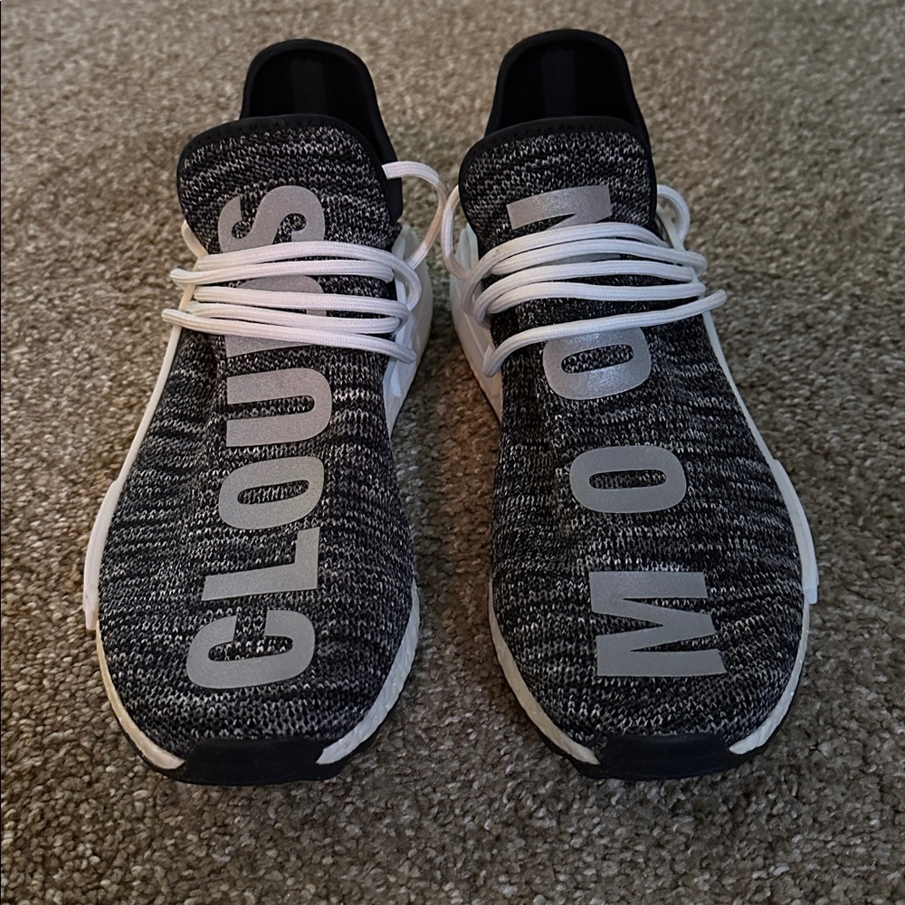 Pharrell x Adidas NMD human race. Moon/Clouds Oreo colorway